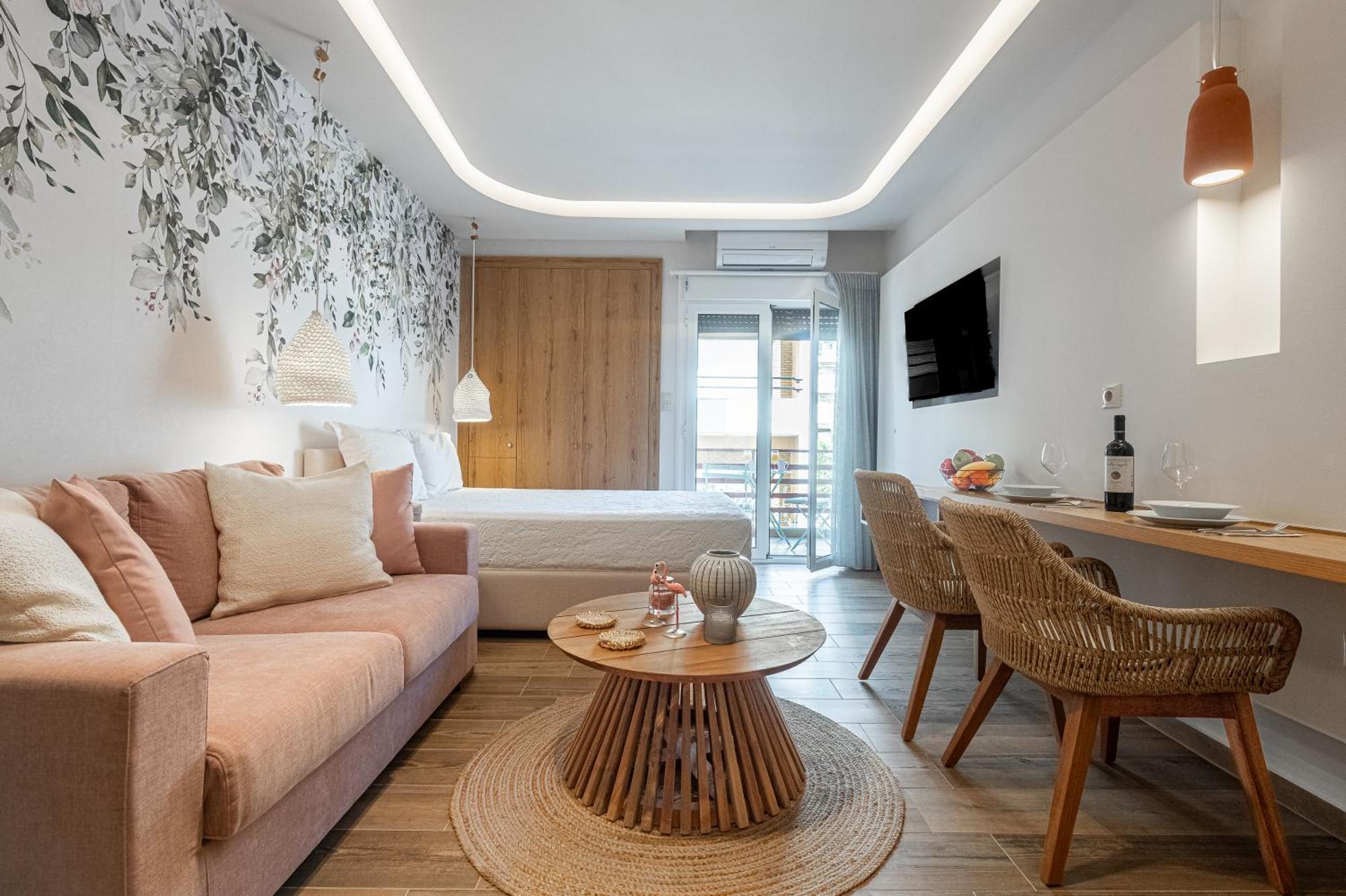 Flamingo Feather Apartment *